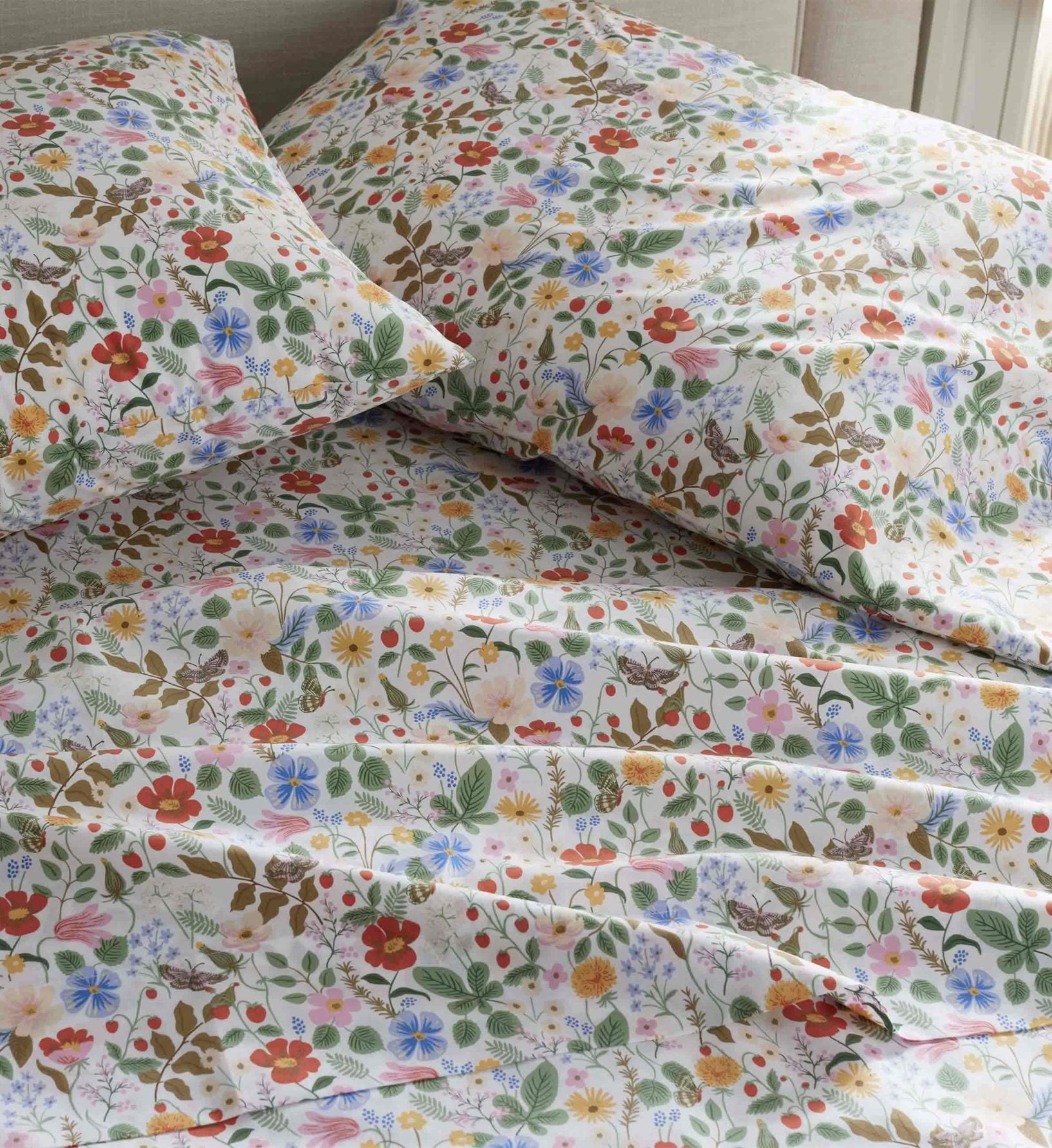 Percale Fitted Sheet - Strawberry Fields White