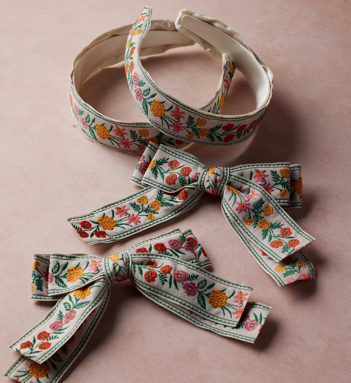 Bow Clip - Garden Study