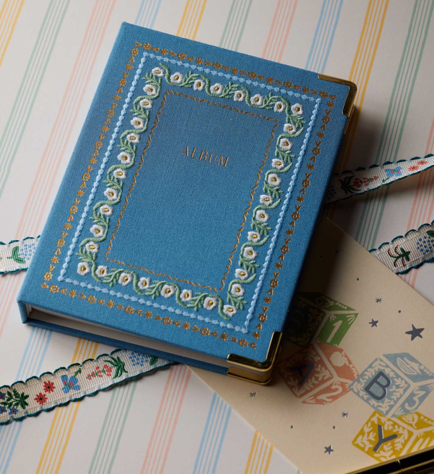 Embroidered Small Photo Album - Delphine
