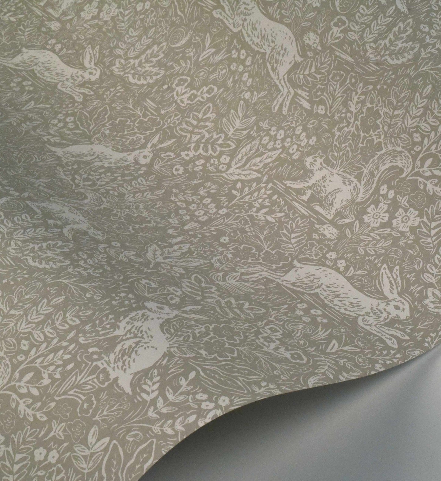 Fable Wallpaper - Linen